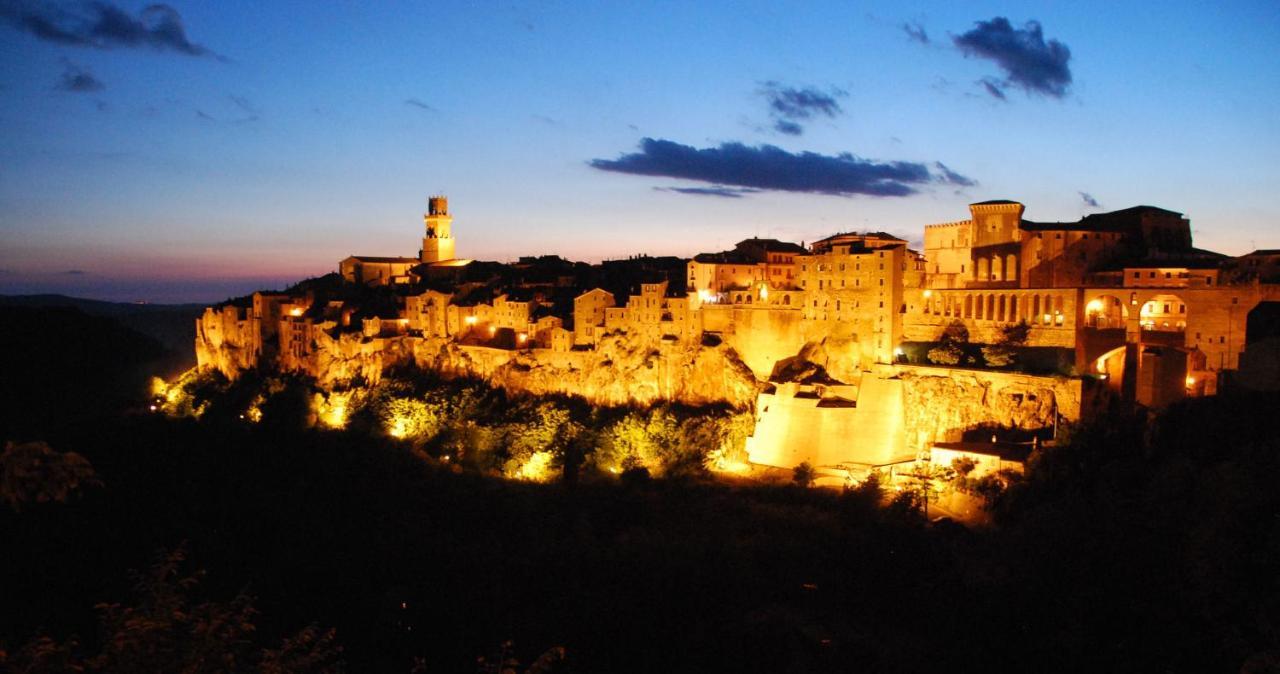 Residenza Gregorio VII Hotel Pitigliano Exterior photo