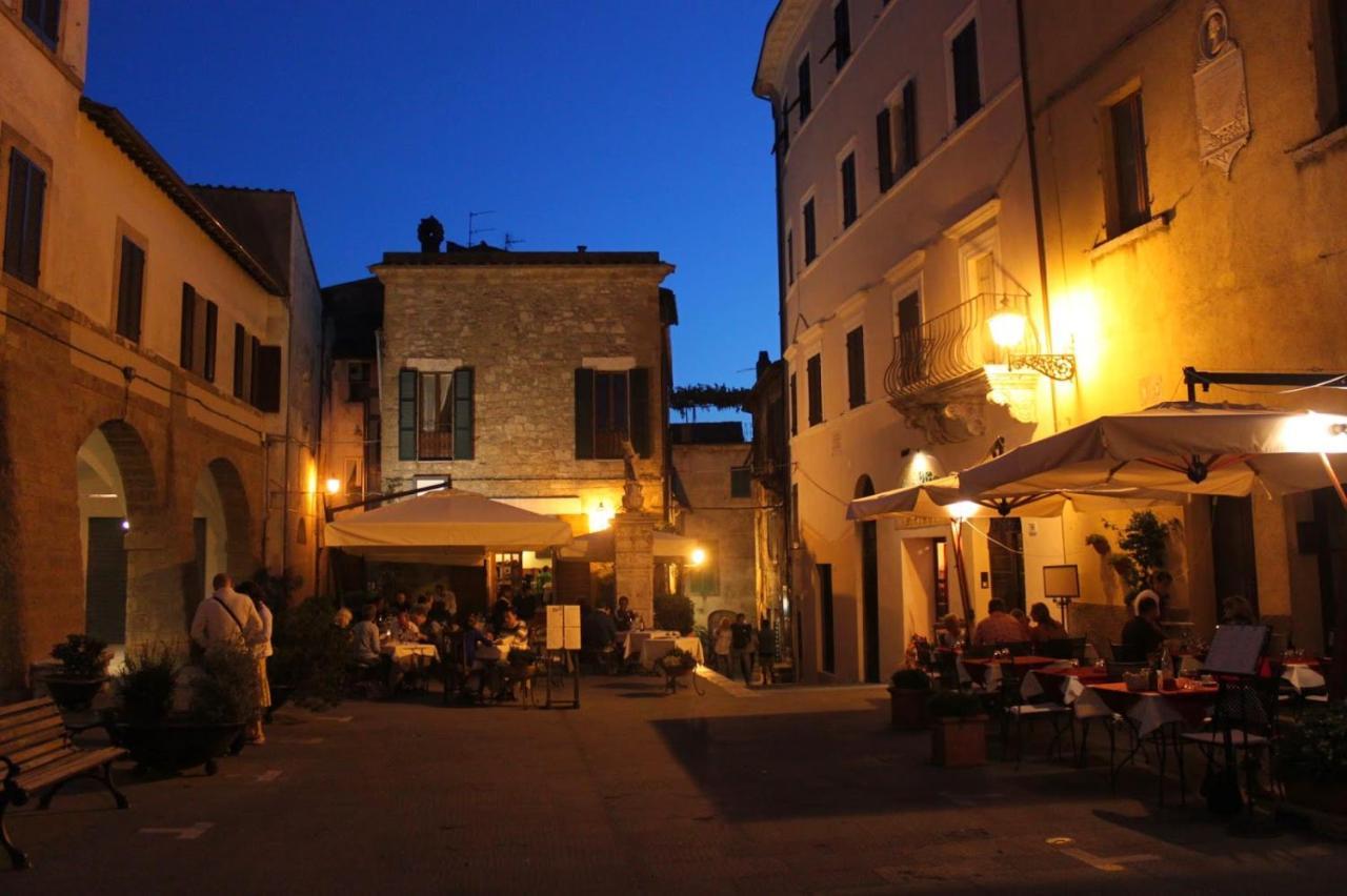 Residenza Gregorio VII Hotel Pitigliano Exterior photo